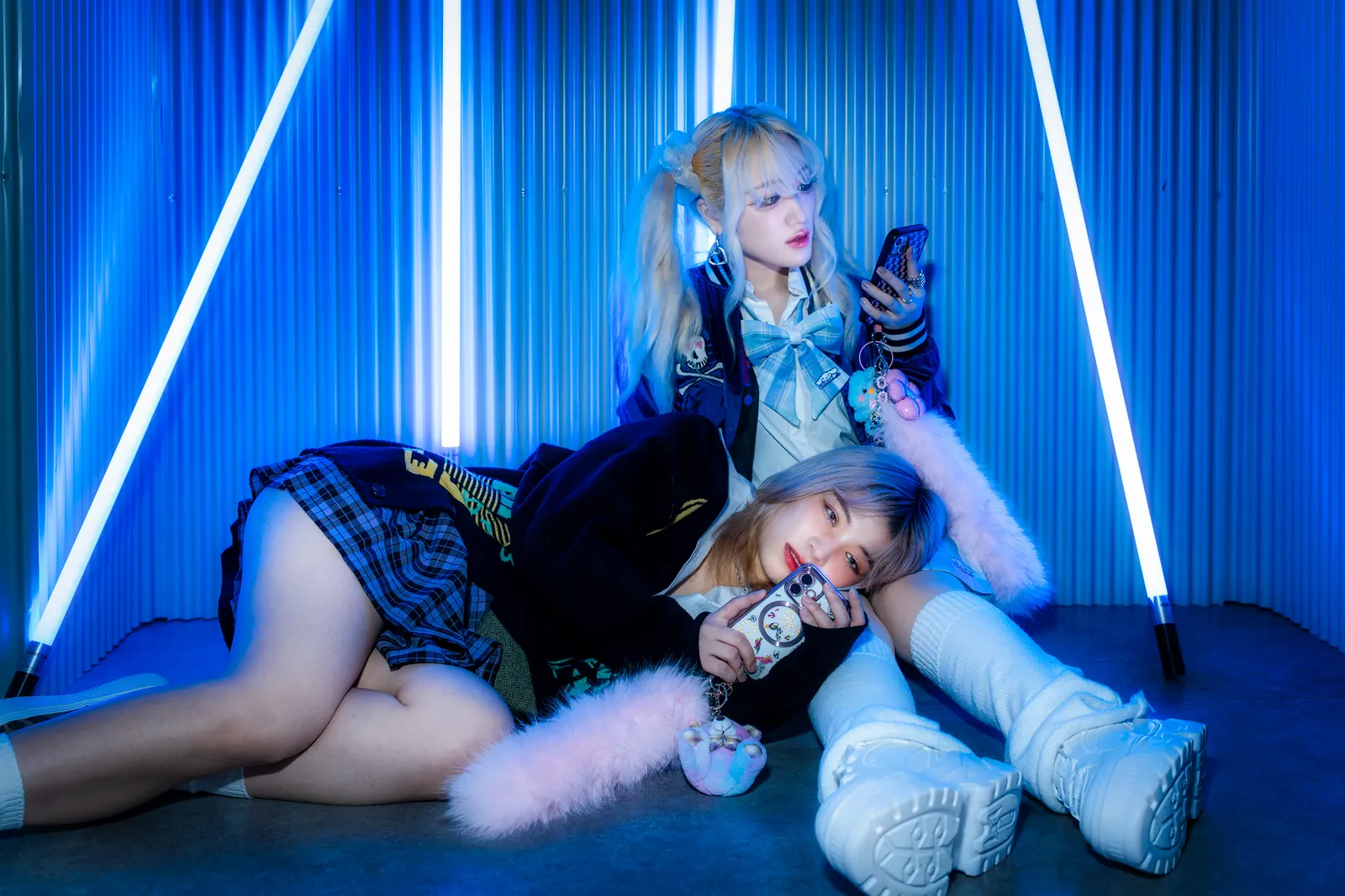 GAROCKTOKYO Misaki and Lisa13 blue artist photo